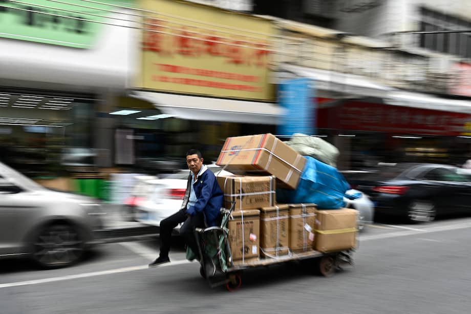 En una señal de las continuas dificultades, el índice de precios al productor (IPP) -que mide el costo de los bienes salidos de las fábricas- cayó 2,2% en noviembre, según datos de la ONE.