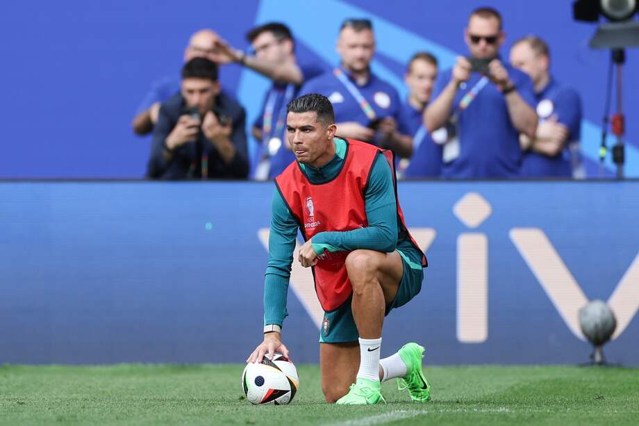 Cristiano Ronaldo durante una sesión de entrenamiento previo al debut de Portugal en la Eurocopa.