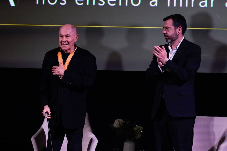 El alcalde de Carlos Fernando Galán estuvo presente en el homenaje a Jorge Alí Triana en la Cinemateca de Bogotá el pasado lunes 11 de mayo.