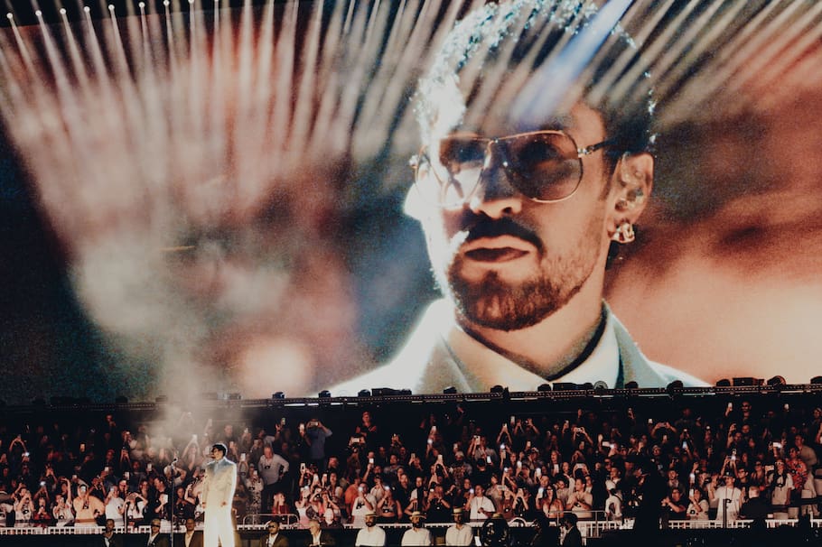 Bad Bunny se sinceró con los asistentes de esa primera función: “Yo he estado en muchas ocasiones en esta ciudad, pero como esta noche ninguna, se los juro”.