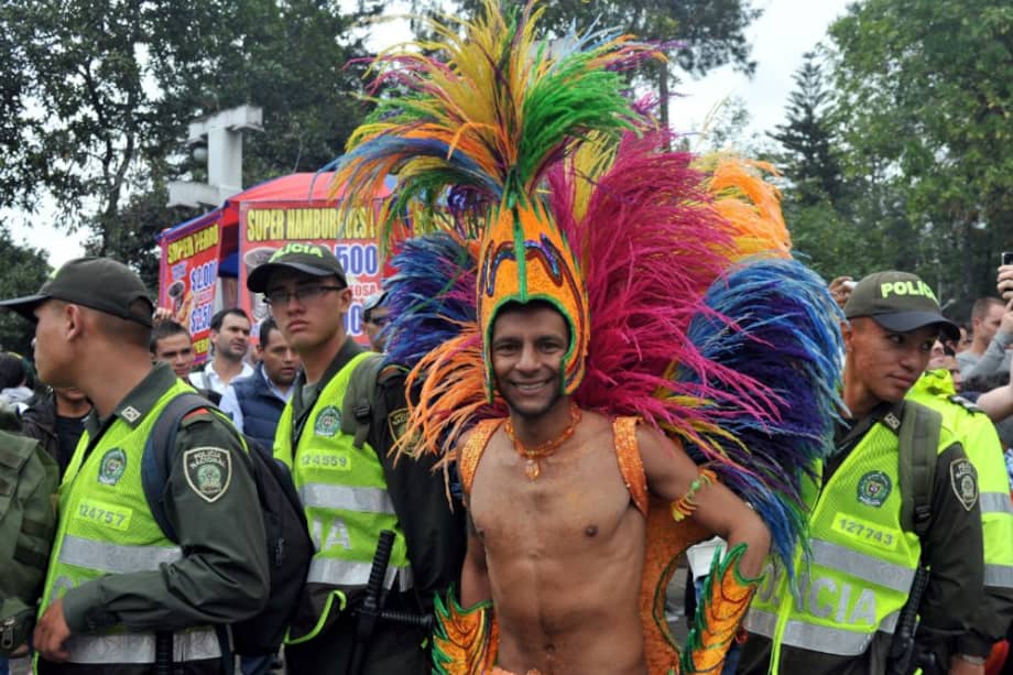 Miles de personas marchan en Colombia en celebración del Orgullo Gay