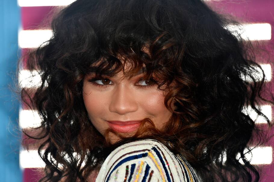 Sigue esta guía práctica de consejos y recomendaciones para lucir el pelo rizado.