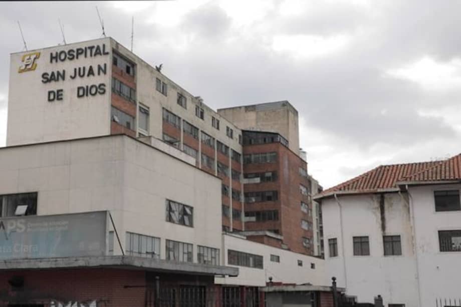 La administración de Claudia López avanza en el plan de demoler el edificio central para construir el Hospital Santa Clara.