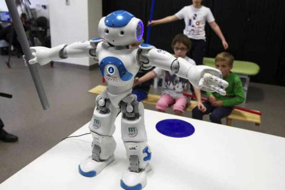 Un robot humanoide que se utiliza para el cuidado interactivo de los pacientes en el hospital de la Universidad de Gent