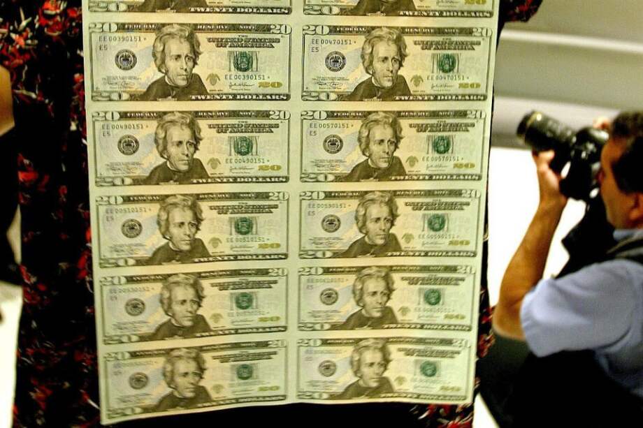 Dólar a $1.950 se va a dar y “no es que me lo saque del bolsillo”: Minhacienda