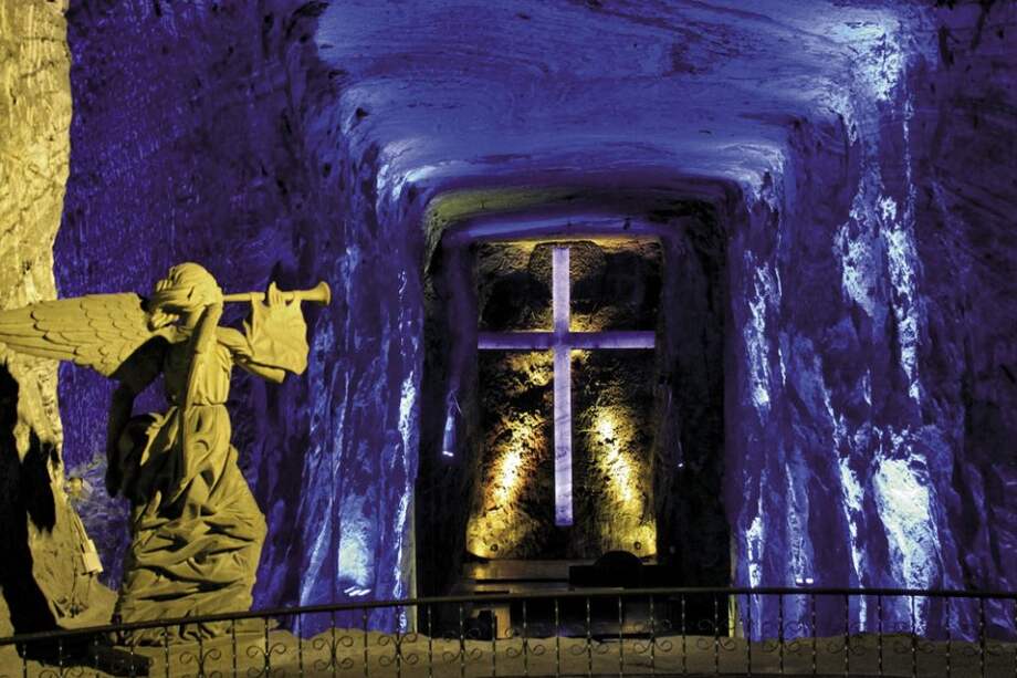 Viacrucis a 180 metros bajo tierra