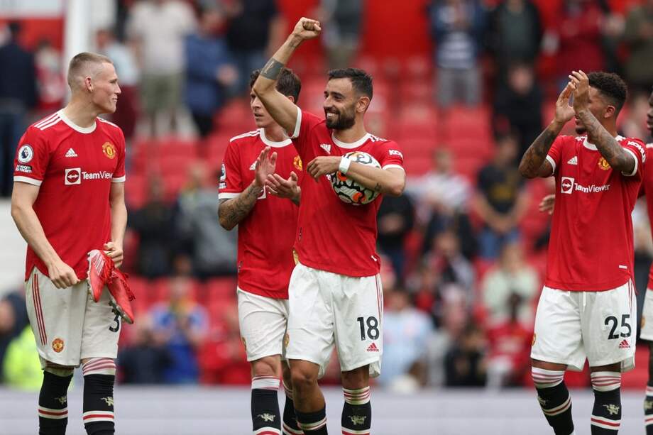 Bruno Fernandes se llevó la pelota tras su gran actuación.