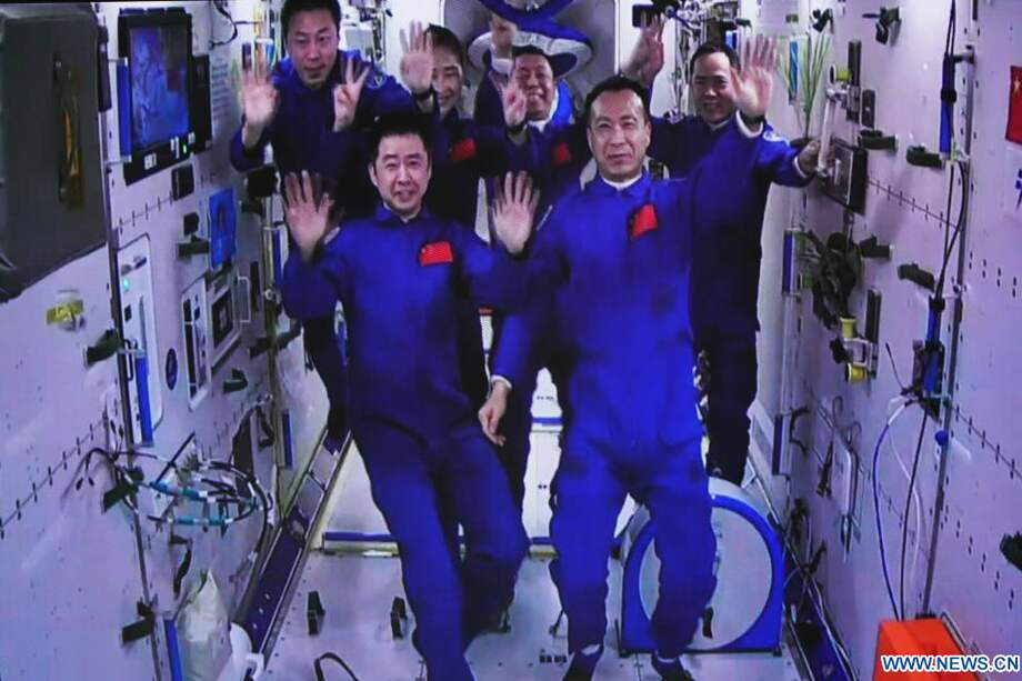 Los seis astronautas compartirán cinco días en el espacio. / Xinhua -Guo Zhongzheng.