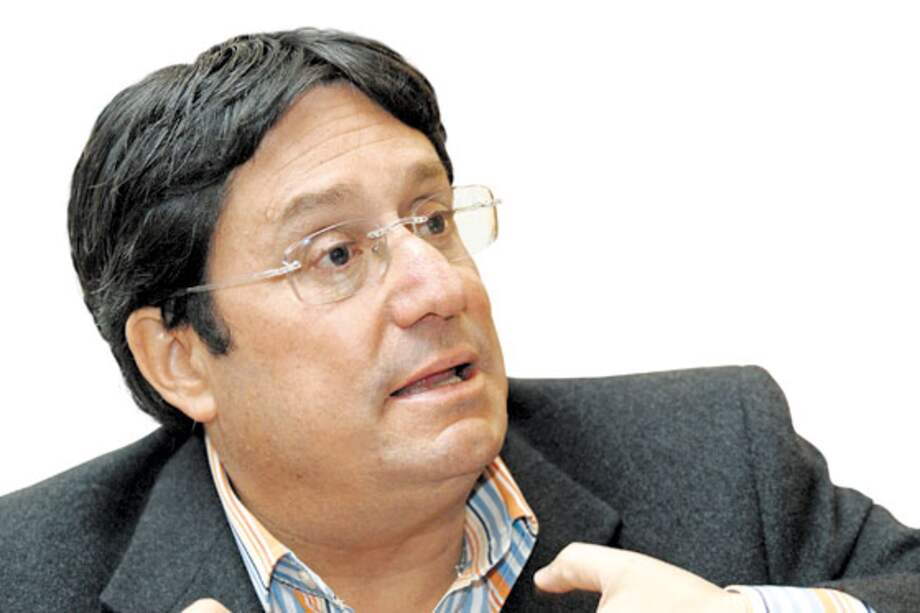 “Vamos a llevar un cartapacio sobre los temas de corrupción en la ciudad”: ‘Pacho’ Santos