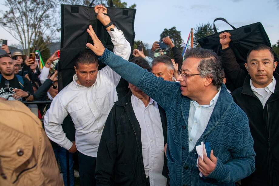 El presidente Gustavo Petro acudió este 14 de septiembre a una cumbre política de izquierdas que se convocó en la sede en Bogotá de la Universidad Nacional. EFE / Presidencia