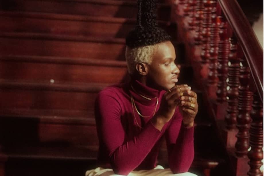 Junior Zamora presenta 'Mala Sangre’, un desahogo necesario, vestido de verdades que duelen.