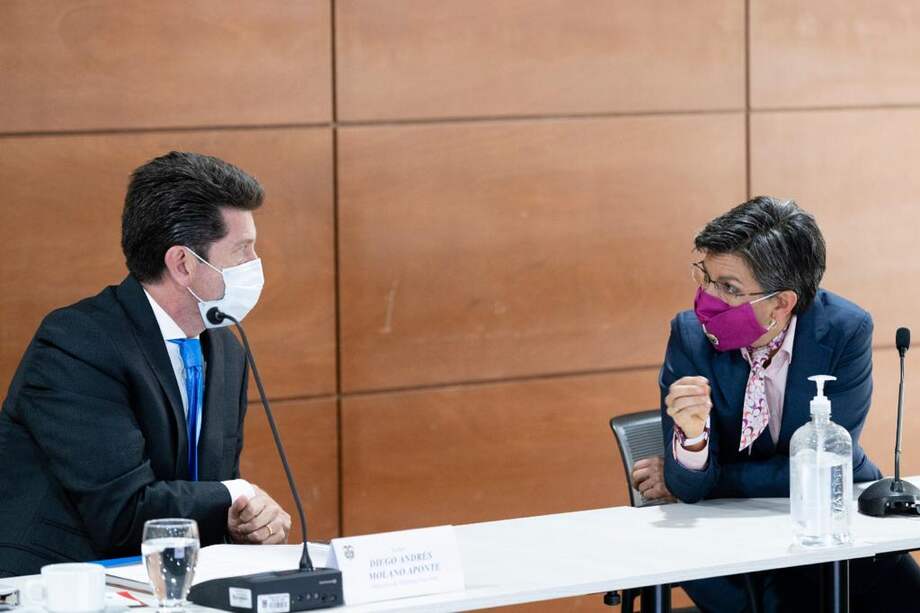 El anuncio se dio luego del Consejo de Seguridad en el que además de la alcaldesa hubo presencia de Mininterior y Policía Nacional.