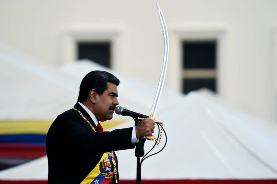 Todo parece indicar que, de momento, el dictador Nicolás Maduro continuará ejerciendo el cargo en medio del desastre en que ha convertido a su país. / Foto: AFP