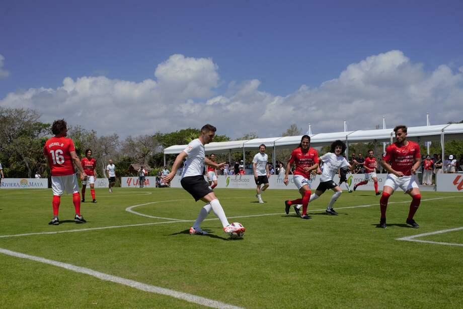 Los futbolistas de LALIGA se enfrentaron contra los actores de los Premios Platino.