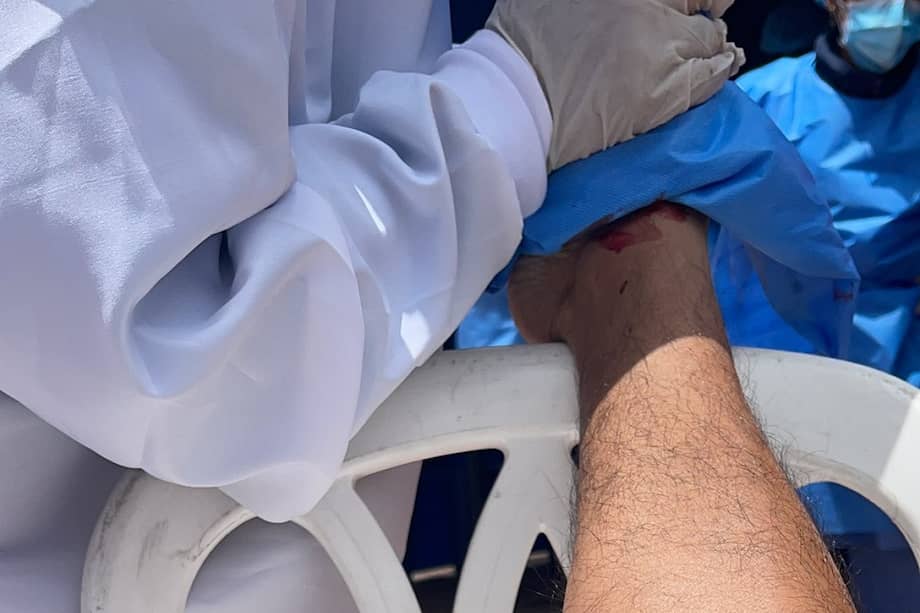 "Me acaban de disparar en el parque de Ciudad Alsacia", es la denuncia que hizo
Danny Chamorro en su cuenta de Twitter.