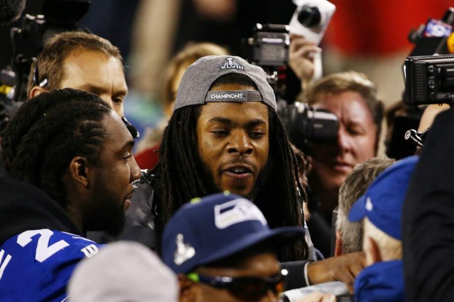 Seahawks ganan el SuperBowl al vencer por paliza a los Broncos 43-8