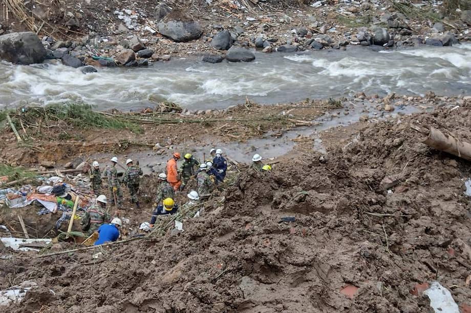 El Ejército Nacional ha apoyado las labores de búsqueda y rescate en Pereira y Dosquebradas.