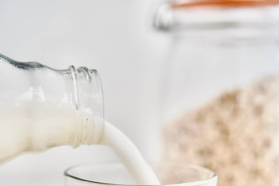 La avena colombiana sirve como un complemento refrescante en las onces de las familias