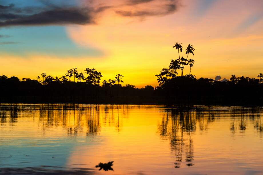 Los atardeceres del Amazonas son uno de los atractivos que más valoran los turistas en esta región del país. / iStock
