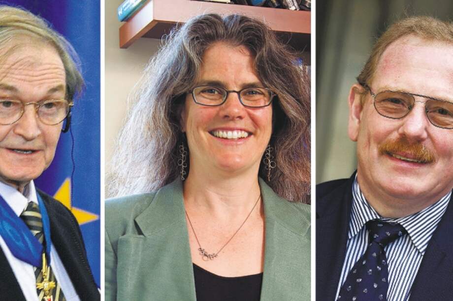 Richard Penrose, Andrea Ghez y Reinhard Genzel, ganadores del Premio Nobel de Física.