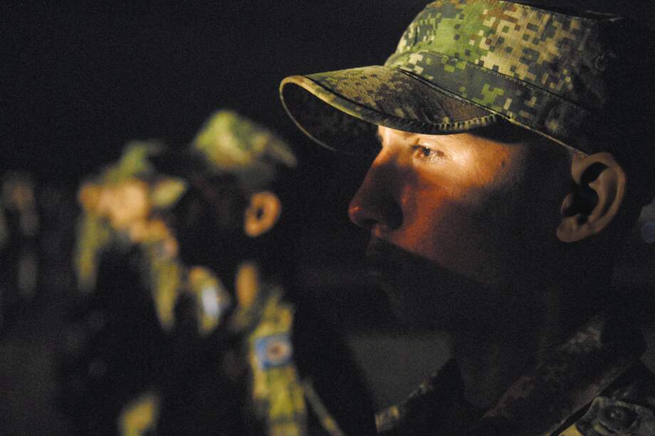 Hay dos iniciativas que buscan priorizar el servicio social sobre el militar. Una es de los senadores de la oposición Antonio Sanguino (Partido Verde), Iván Cepeda y Alexander López (Polo Democrático), y el otro es del senador Luis Fernando Velasco (Partido Liberal). / Archivo El Espectador