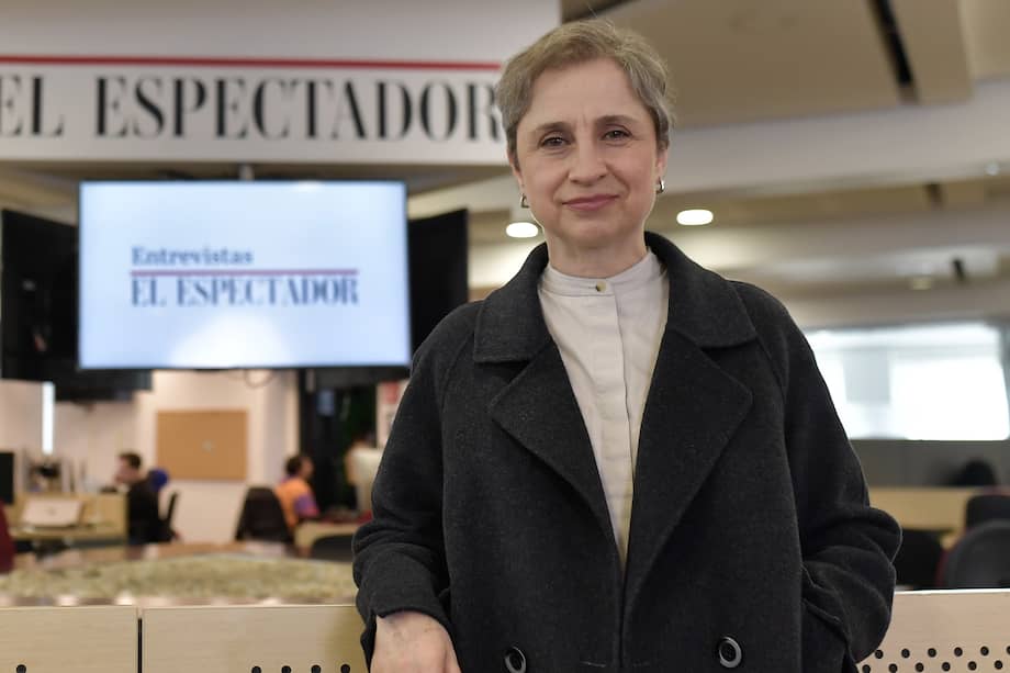 “No me he autocensurado, así el presidente de México se burle de mí”, dice Carmen Aristegui. Aquí durante su emocionada visita a "El Espectador", diario que simboliza, para ella, la lucha contra el crimen organizado.