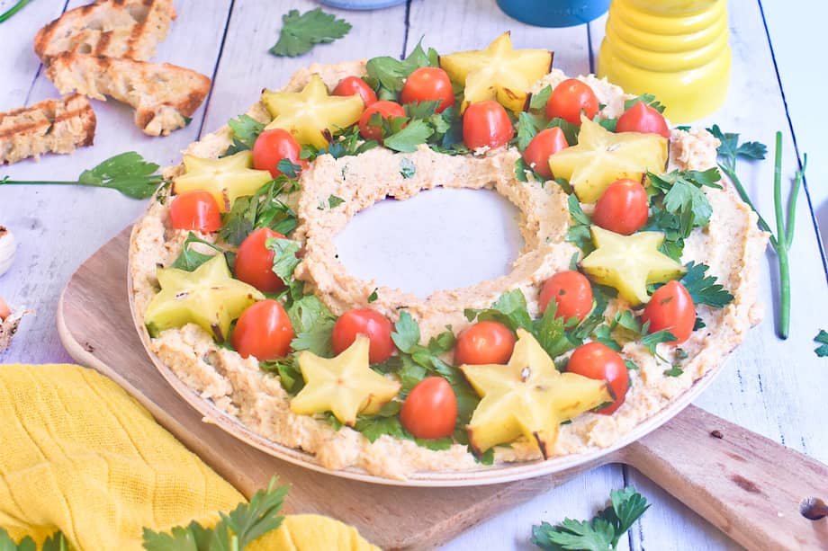 Decora tu mesa navideña con esta receta saludable de hummus. ¡Exquisita!