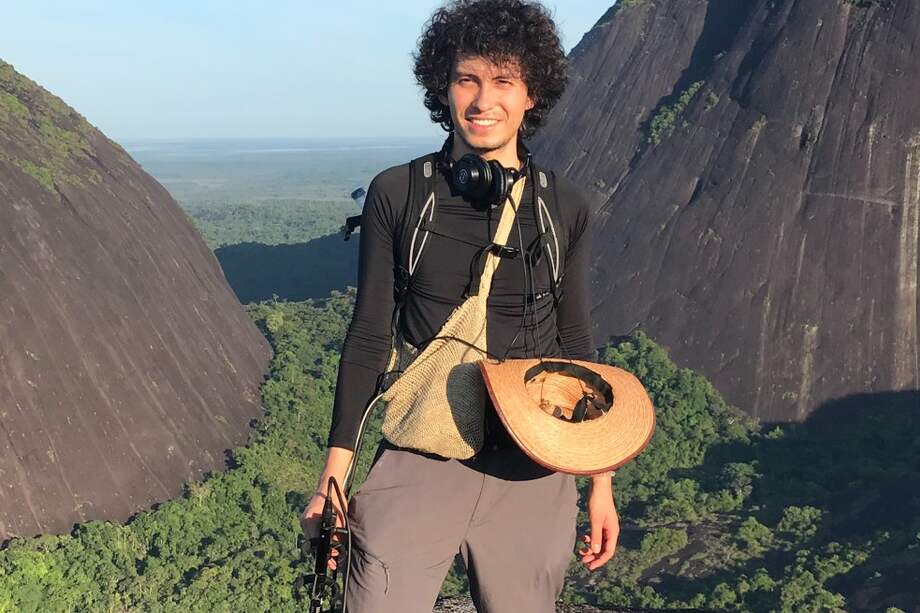 El monitoreo acústico consiste en instalar grabadoras en un sector determinado, con el objetivo de registrar los ruidos que existen en el espacio natural.