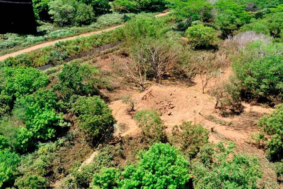 Fotografía cedida por el Ejército de Nicaragua donde se muestra el cráter que dejó el impacto del meteorito caído la noche del sábado, en Managua (Nicaragua).