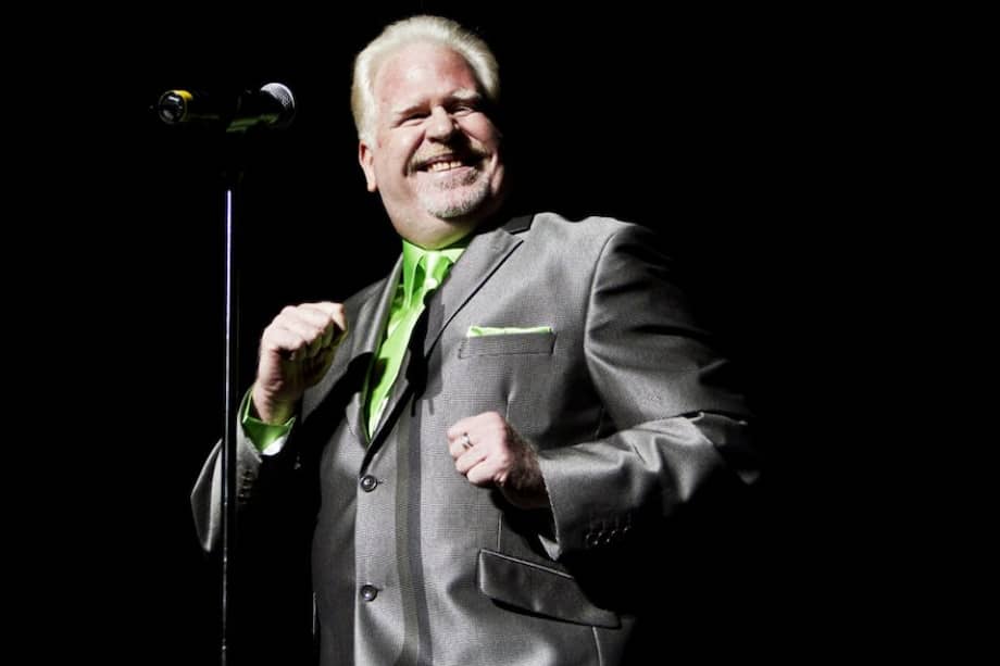 El cantante fue conocido por canciones como “La boda de ella”, “Te amaré”, “Eres tú”, “Las ingratitudes”, entre otras.