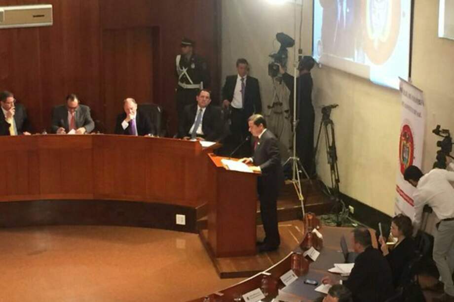 'Por primera vez los colombianos se pronunciarán sobre unos acuerdos de paz': Mininterior