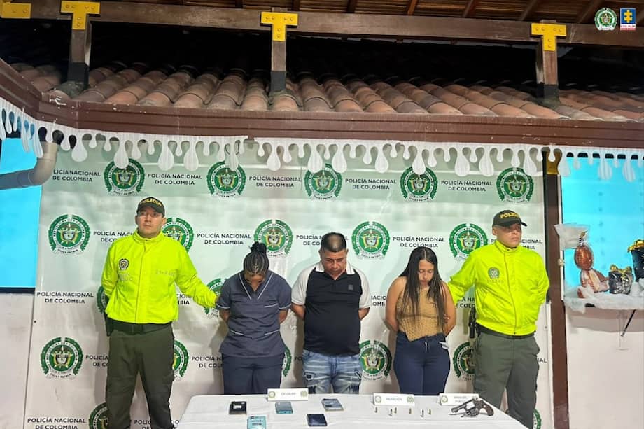 Según indicó la Fiscalía, las personas fueron identificadas como Adrianis Esther González Garavito, Antonio José Felipe Lanches, Karina Michellys Criado Pumarejo, Orlando José Cabrera Méndez y Jhony José Rodríguez Castillo.
