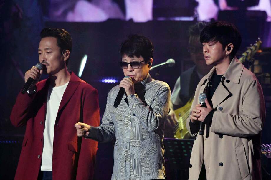 Varios cantantes surcoreanos se presentaron en Pyongyang, capital de Corea del Norte, ante la mirada del líder de este país, Kim Jong-un / EFE