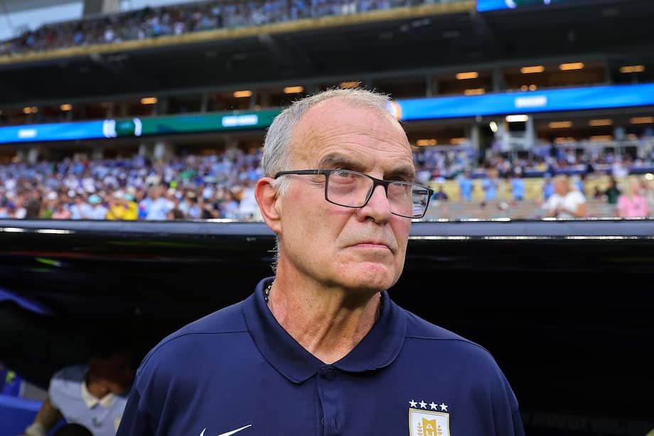 Marcelo Bielsa, entrenador de Uruguay, en el partido contra Arabia Saudita.