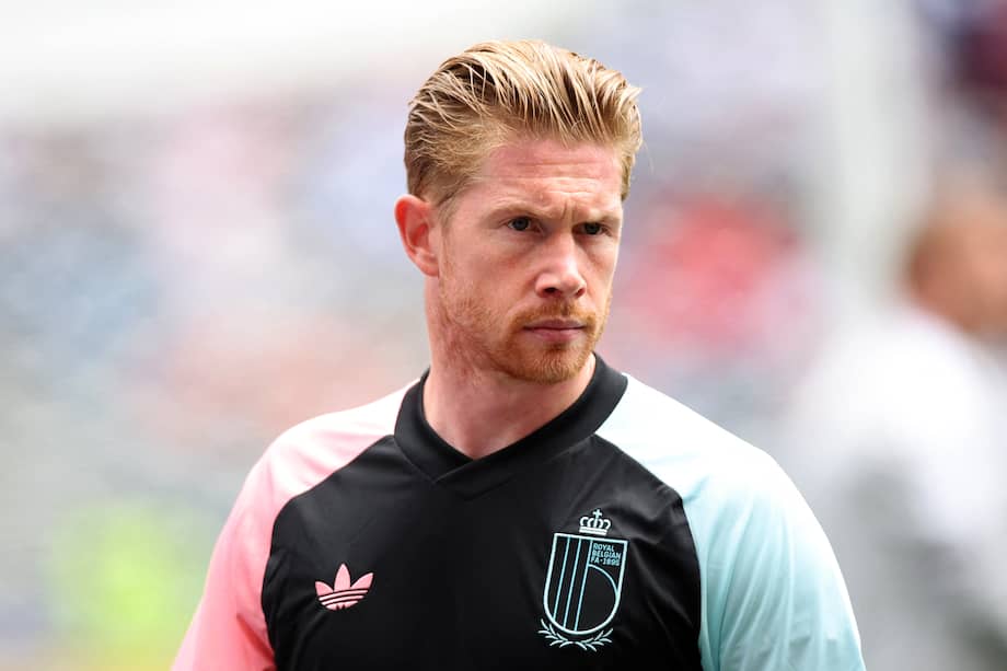 Kevin De Bruyne calentando antes del duelo por los 16avos de final del Mundial 2026 entre Bélgica y Senegal en el Lumen Field de Seattle, Washington.