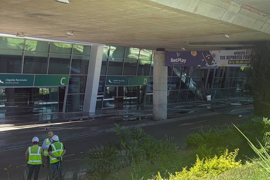 Afectaciones en el Aeropuerto Internacional Matecaña de Pereira tras el sismo de 7.4 en Colombia.