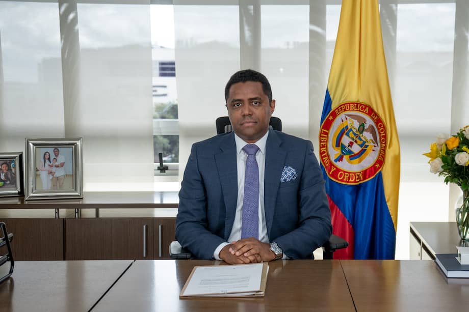 Larry Sadit Álvarez, superintendente de Vigilancia y Seguridad Privada.