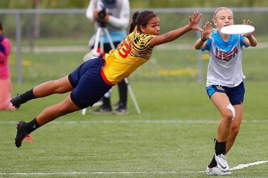 Valeria Cárdenas con la selección colombiana de ultimate.