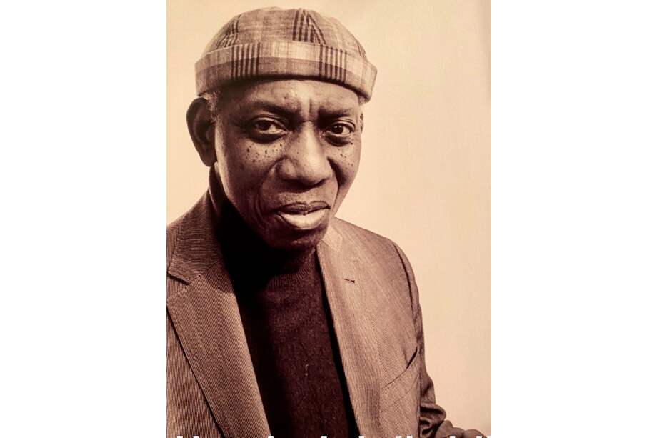 En la obra de Komunyakaa, según la fundación Herbert, los críticos han querido encontrar "paralelismos con la música jazz" y "una técnica alejada de los convencionalismos clásicos", ya que toca temas como la discriminación racial en el sur de Estados Unidos y la Guerra de Vietnam.