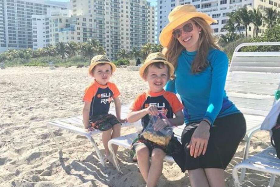 Maritza junto a sus hijos Yehuda y Akiva. / Instagram Sarah Mintz