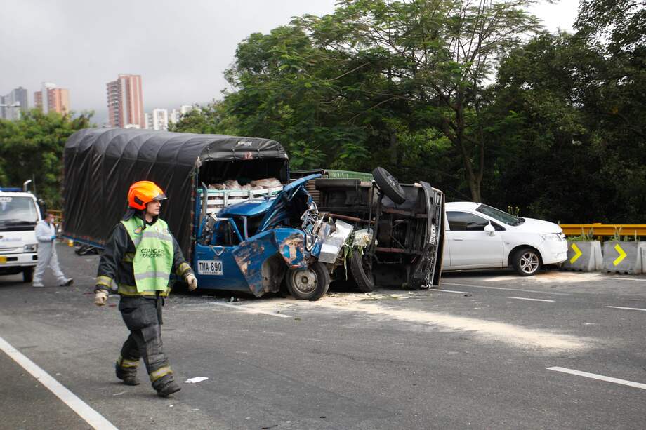 Una de las personas que falleció en el siniestro correspondería a un motociclista, mientras que la otra sería un peatón.
/ Luis Benavides