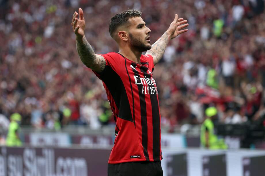 Theo Hernandez marcó el segundo gol en la victoria de Milan frente al Atalanta, en el estadio de San Siro.