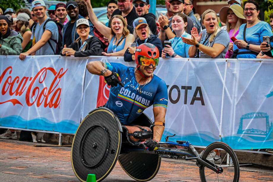 El paratleta colombiano Francisco Sanclemente en competencia.
