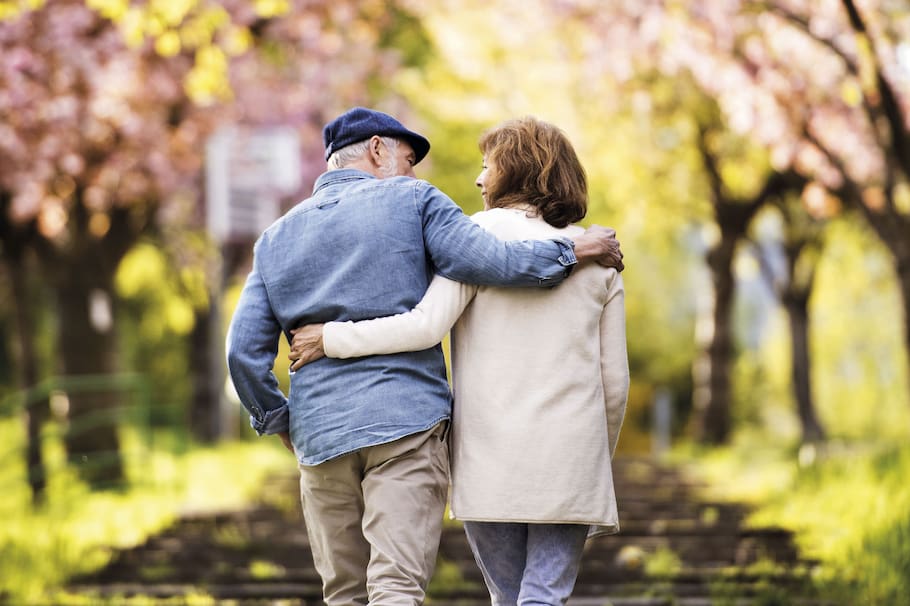 Viejos en la tercera edad, adultos mayores
