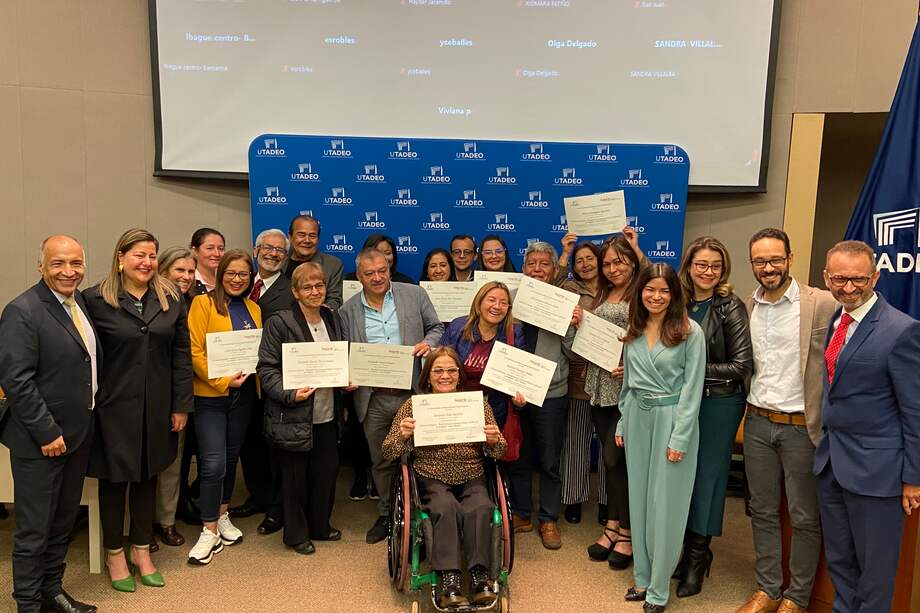 El grupo de microempresarios certificados en educación financiera por Bancamía.