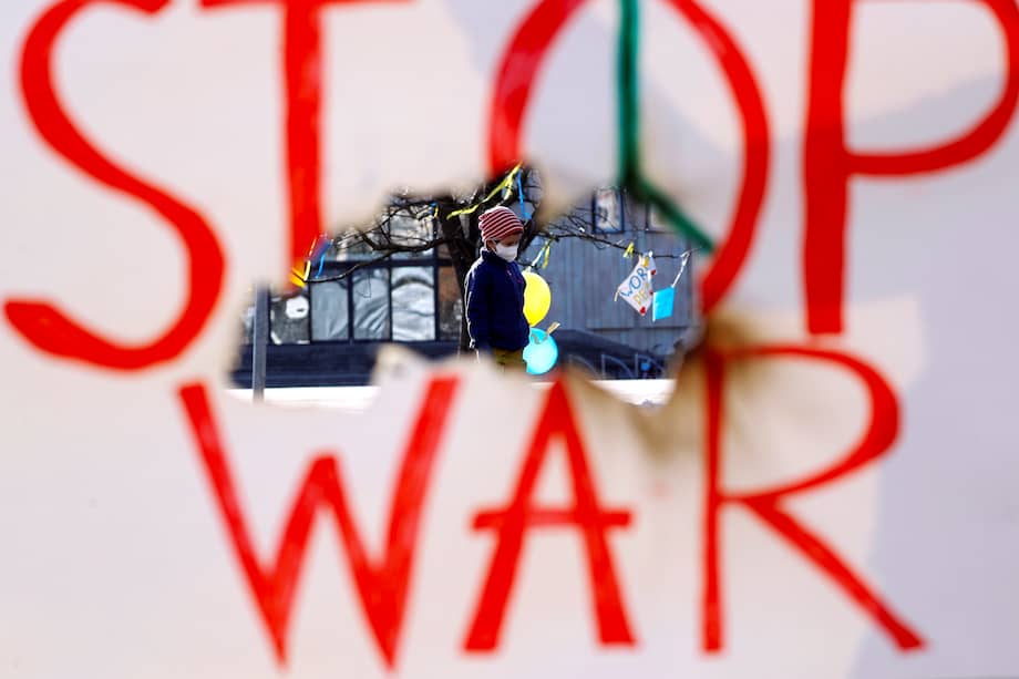 A este desembolso le seguirán US$200 millones “para salud y educación”. / EFE