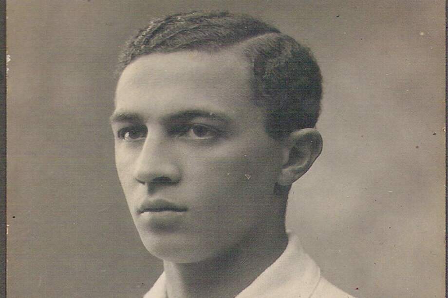 Arthur Friedenreich fue nueve veces máximo artillero del campeonato paulista; 11 de torneos brasileños; dos veces campeón suramericano (1919 y 1922); 17 veces campeón de diferentes torneos regionales, nacionales e internaciones.