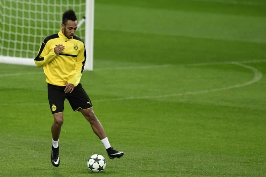 Pierre Emerick Aubameyang, durante un entrenamiento del Borussia Dortmund, previo al juego de Champions ante Real Madrid. / AFP