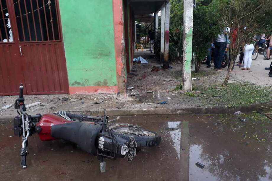 Tras la explosión tres personas resultaron heridas. / Twitter: @elcirculoarauca