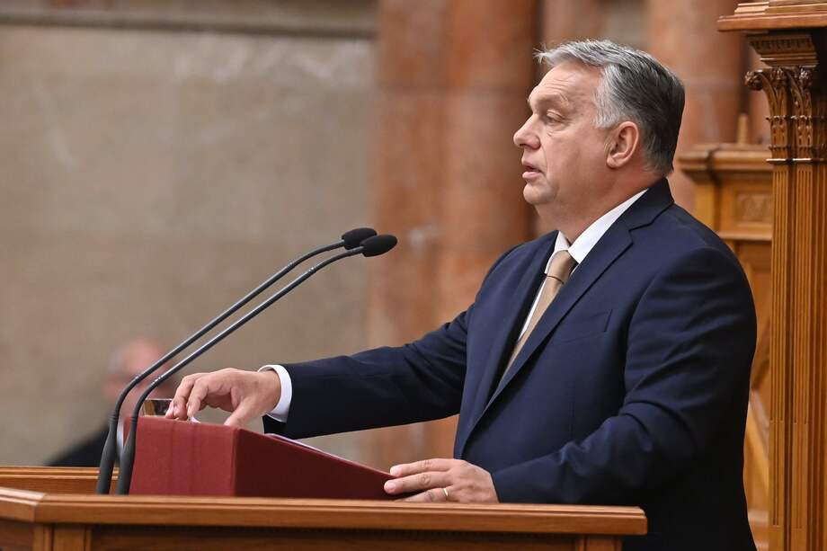 Viktor Orbán envió cartas a Giorgia Meloni, de Hermanos de Italia, a Matteo Salvini, de La Liga (antiinmigración), y a Silvio Berlusconi, de Forza Italia, felicitándolos por los resultados electorales.